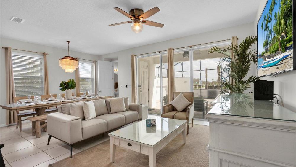 1531 Carey Palm
